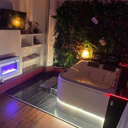 Ferienwohnung Jacuzzi 9Em Paris Exterior foto