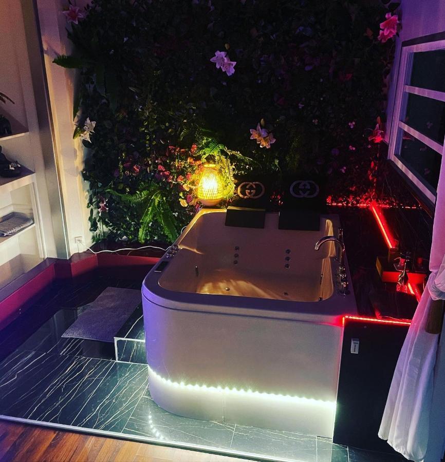 Ferienwohnung Jacuzzi 9Em Paris Exterior foto